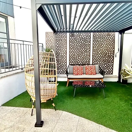 Private Terrace At Flores Street