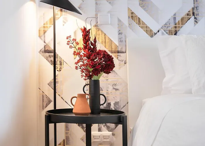 Private Terrace At Flores Street