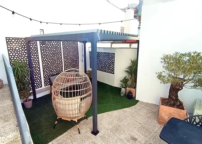 Private Terrace At Flores Street