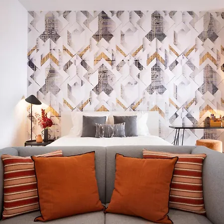 Lägenhet Private Terrace At Flores Street