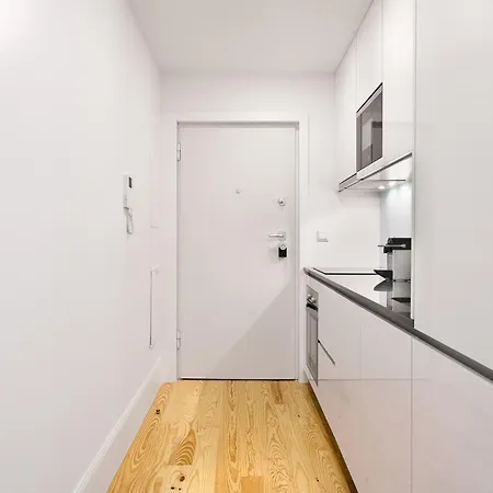 Private Terrace At Flores Street *