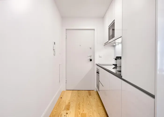 Private Terrace At Flores Street *