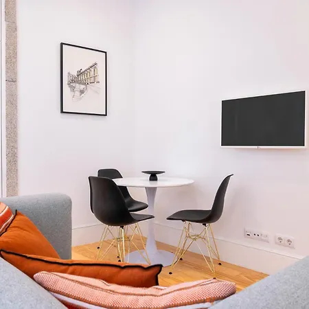 Private Terrace At Flores Street